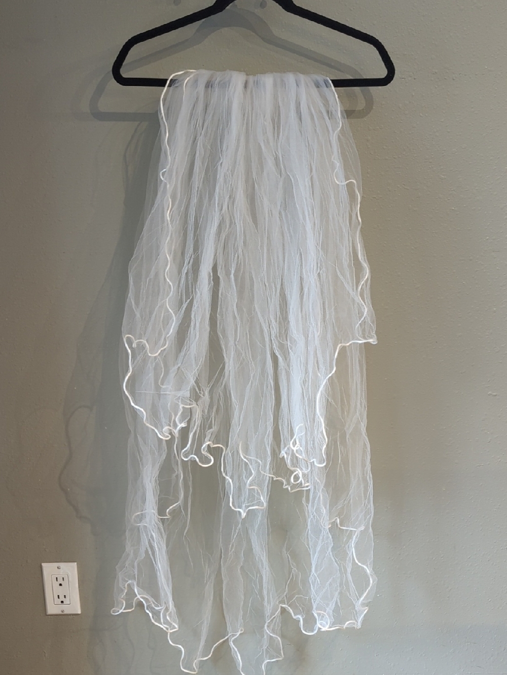 Bride Wedding Tulle Head Comb Veil Double High Low Asymmetrical Sewn Hem White